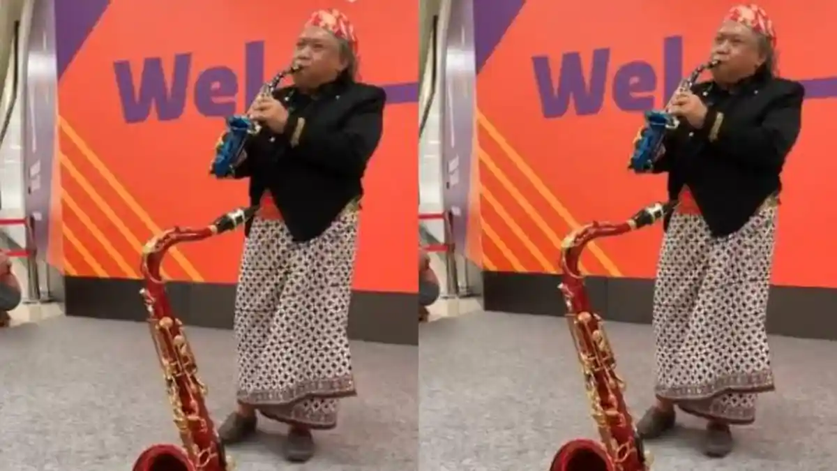 Pria Pakai Blangkon Main Saksofon, Begini Aksi Memukau Budi Wahono, Diaspora Asal Blitar di Qatar