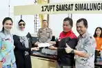 Masyarakat-mencoba-pelayanan-Samsat.jpg