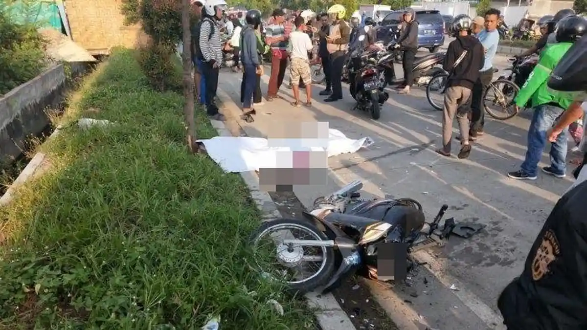 Kecelakaan Maut Tadi Pukul 13.30 WIB, 2 Orang Tewas, Korban Tertabrak Truk saat Hendak Belok Kanan