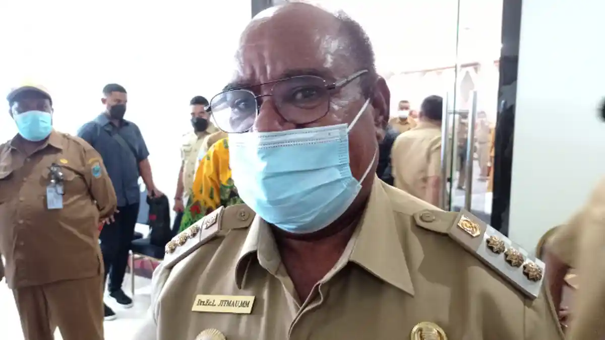 Walikota Sorong Lambert Jitmau Copot Sekda Yakob Kareth: Evaluasi Kinerja