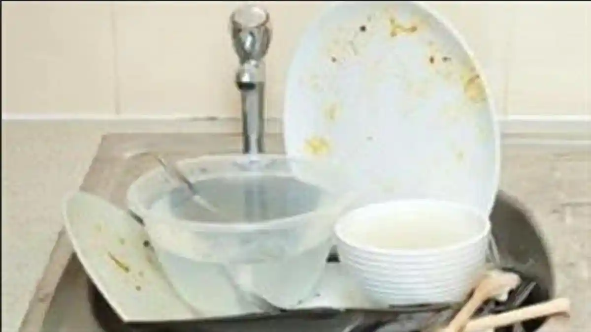 Cara Mencuci Pirig Kotor yang Menumpuk Saat Lebaran Agar Bersih dan Wangi