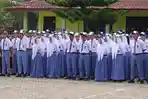 Siswa-SMA-Negeri-3-Bagan-Sinembah-Rohil-sedang-mengikuti-upacara-bendera.jpg