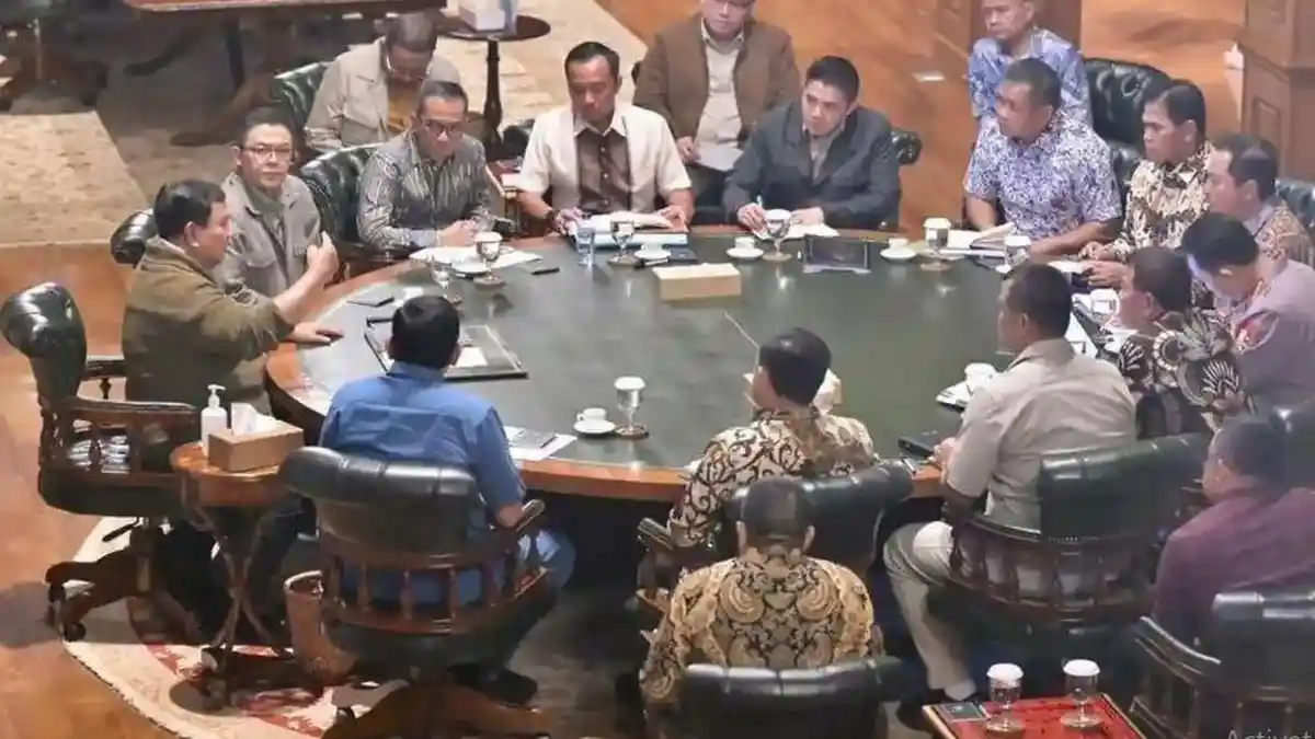 Prabowo Kumpulkan Menhan, Kapolri hingga Kepala BIN di Hambalang, Seskab Jelaskan Poinnya