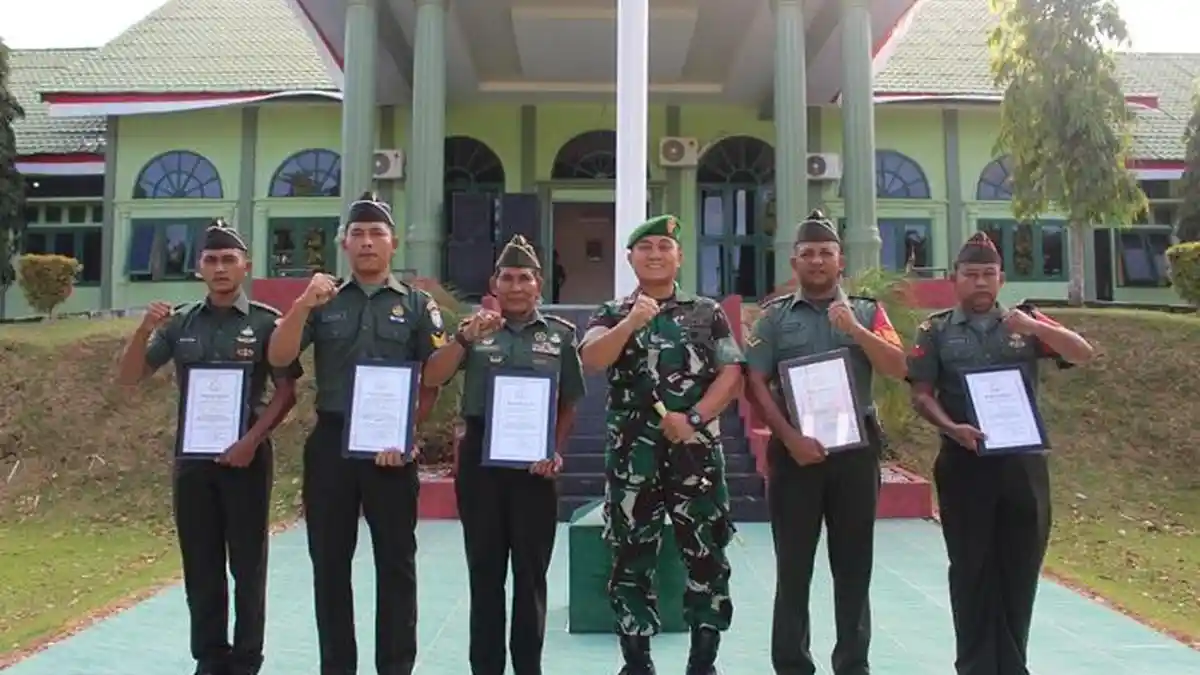 Dandim Abdya Beri Penghargaan kepada 5 Prajurit Terbaik, Tekankan Optimalkan Etos Kerja