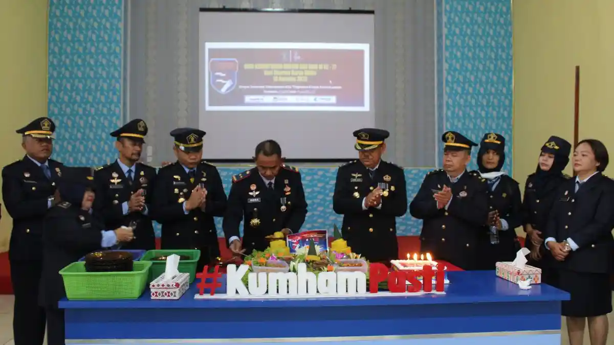 Wujud Rasa Syukur, Lapas Padangsidimpuan Potong Tumpeng Peringati HDKD dan HUT Kemerdekaan ke-77