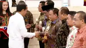 Sulawesi-Tenggara-Raih-Penghargaan-TPID-Provinsi-Berkinerja-Terbaik-Kawasan-Sulawesi-Tahun-2024.jpg