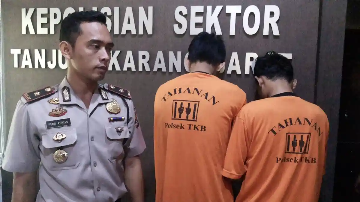Dua Warga Kotabumi Kepergok Curi Uang di Kasir Toko Bangunan