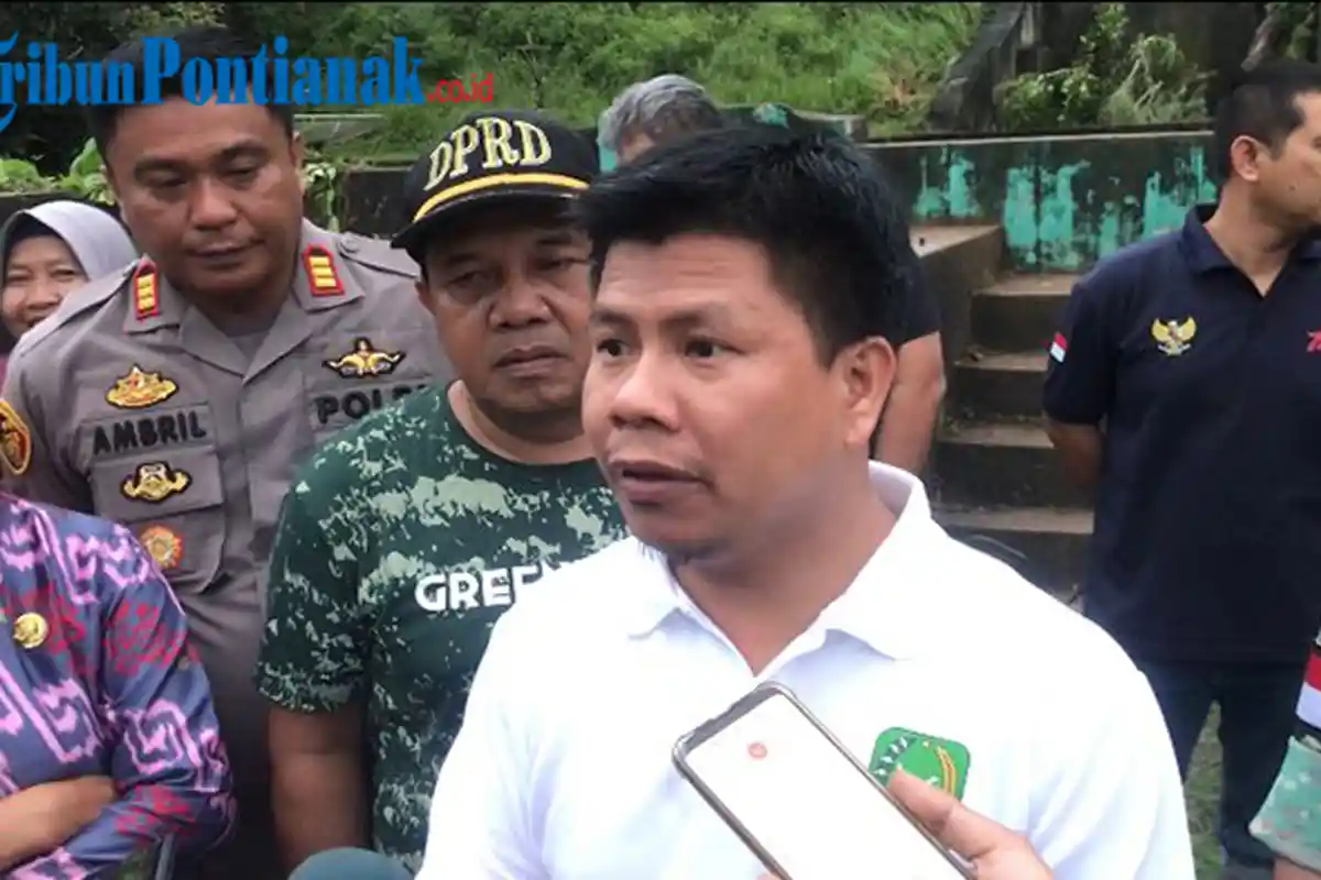 Bupati Sambas Satono Tinjau Bendungan Paggong yang Meluap Akibatkan Banjir Bandang