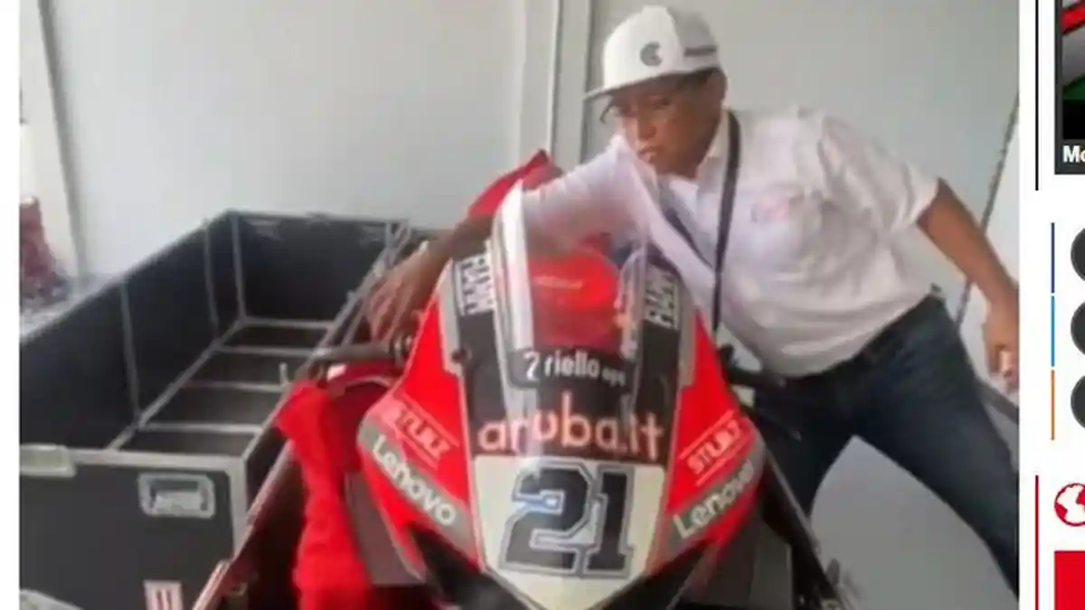 Siapa Sebenarnya Pria Kemeja Putih di Video Unboxing Ducati yang Viral? Ternyata Tidak Terkait