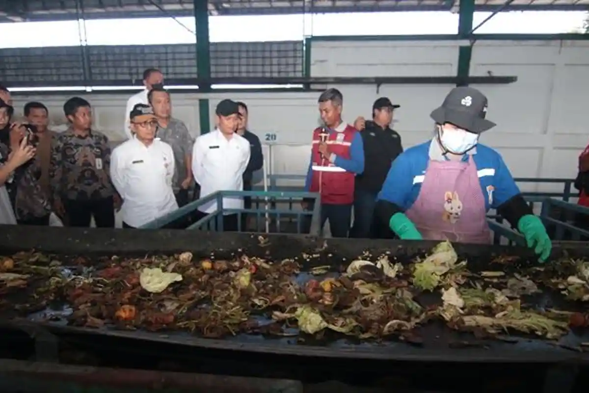 Kunjungi Balikpapan, Menteri LH Tekankan Pentingnya Kolaborasi dalam Pengelolaan Sampah