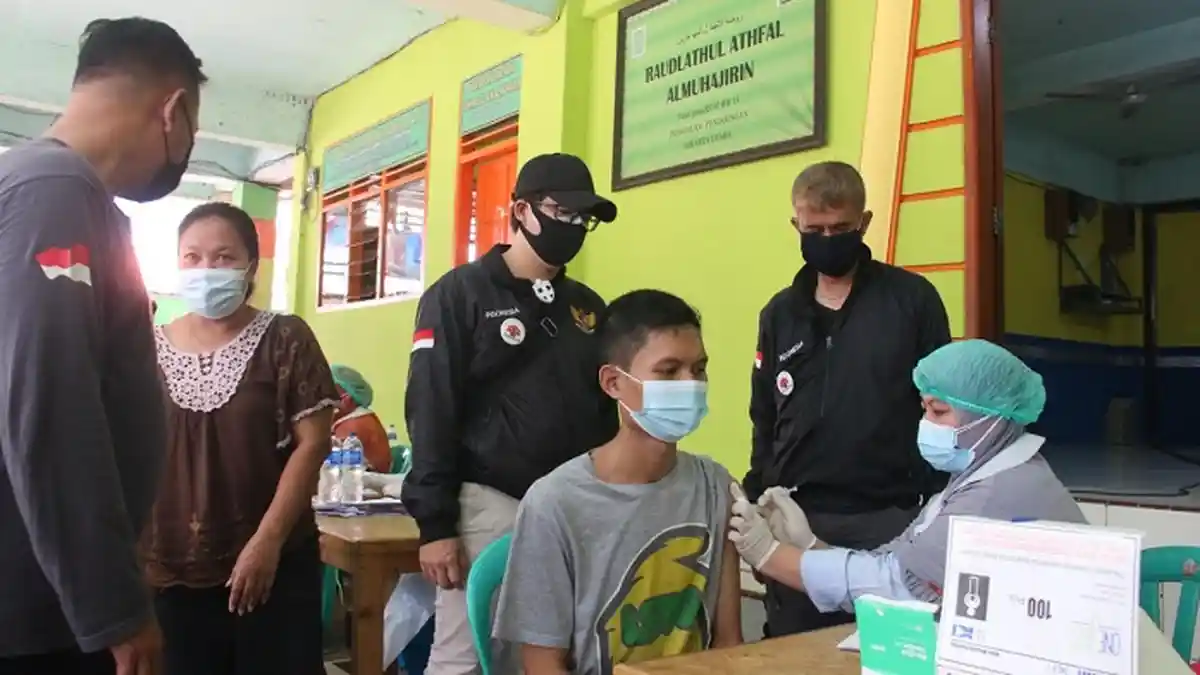 Vaksinasi Covid-19 Keliling di Pejagalan, 300 Orang Jadi Target Sasaran