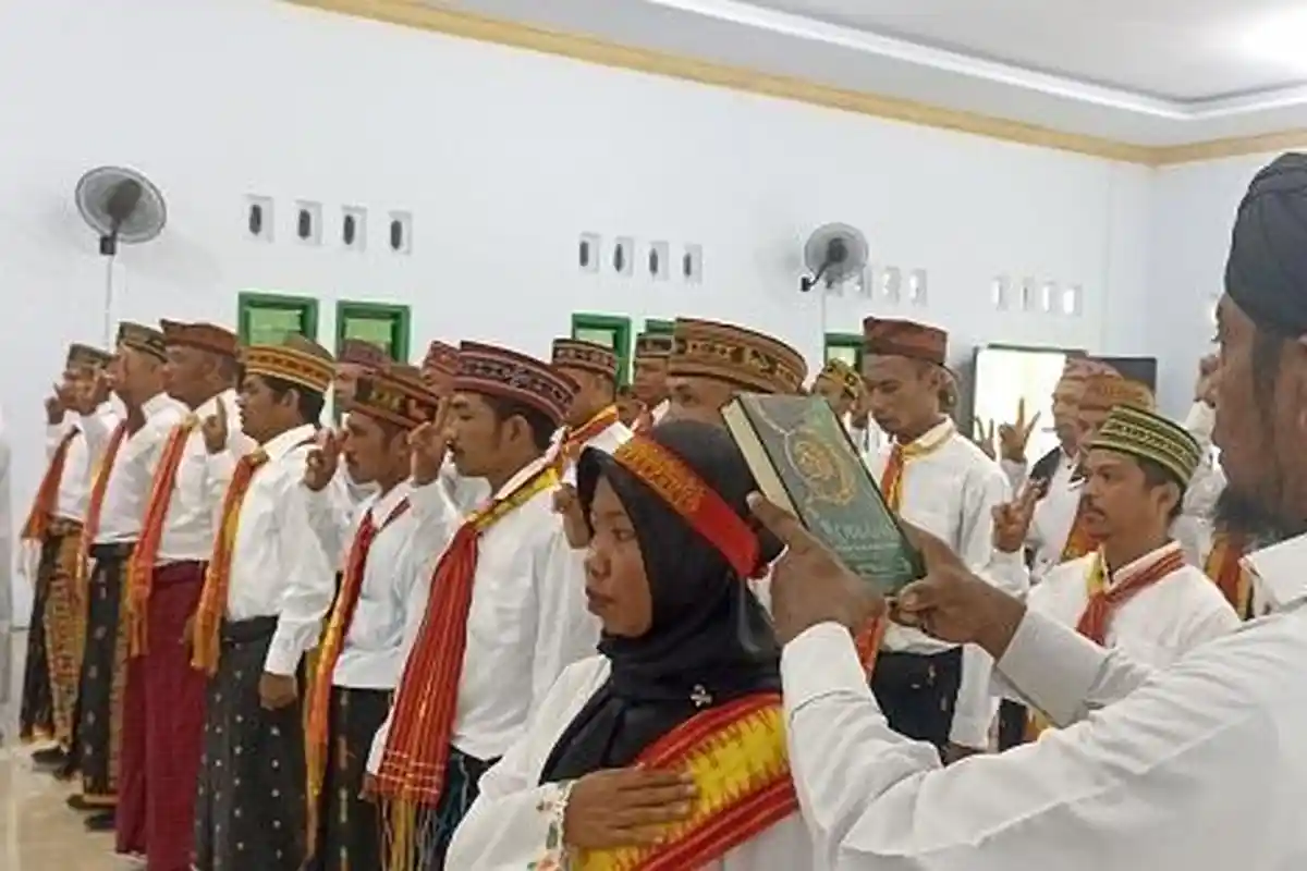 Lantik 36 Panwascam, Ketua Bawaslu Manggarai Timur Zakarias Gara Minta Jalankan NIP