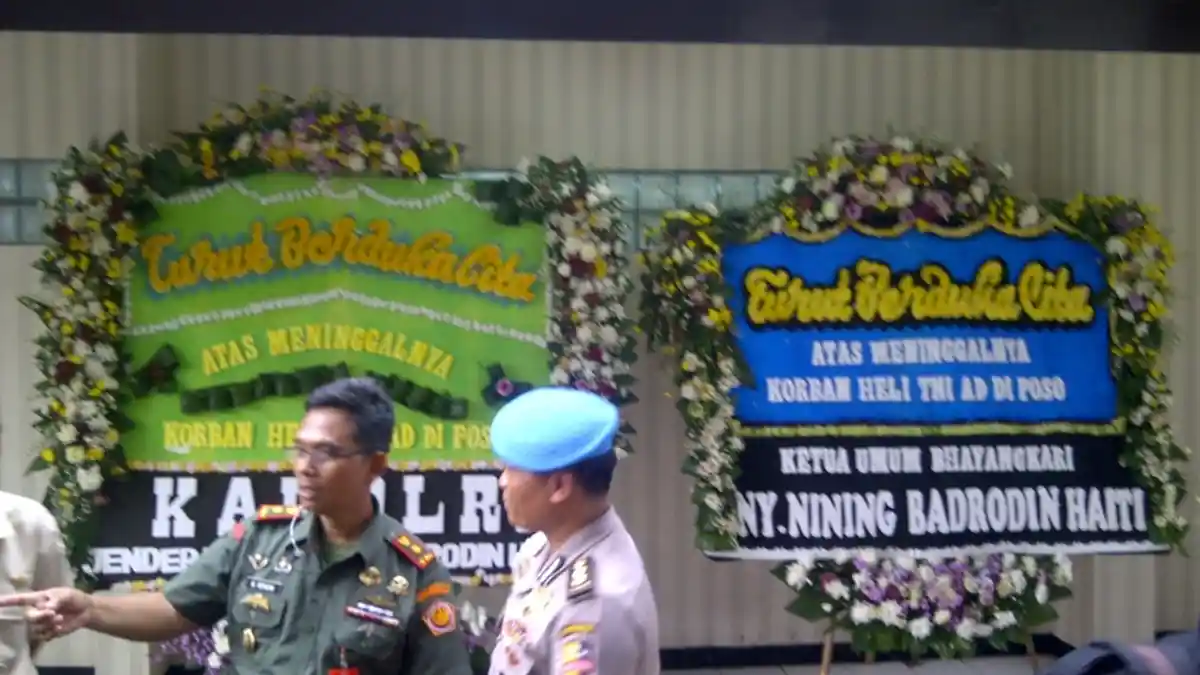 Badrodin dan Istri Kirim Bunga Duka Cita ke RS Polri