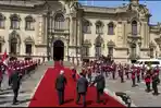 Prabowo-Subianto-saat-tiba-di-Istana-Palacio-de-gobierno-Lima-Peru.jpg
