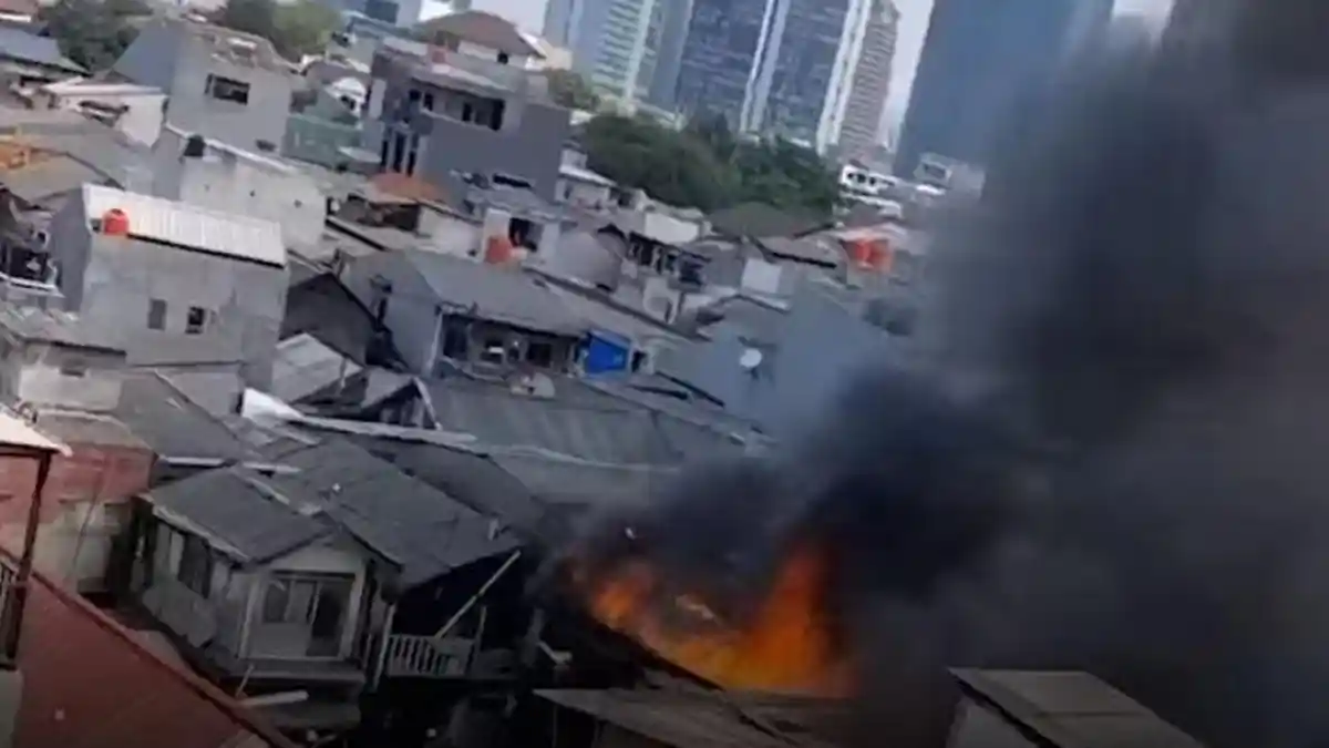 Kebakaran di Setiabudi: Een Mengira Ada Maling saat Anak-anak Berlarian, Pas Menoleh Auto Panik