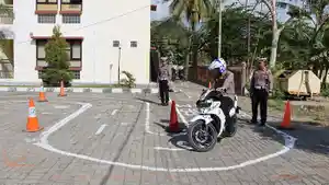 ujian-praktik-SIM-polres-lombok-utara.jpg