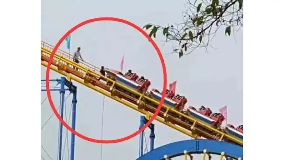 Terjadi Lagi! Seorang Remaja Perempuan Keluar Dari Permainan Roller-Coaster di Guangxi