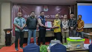 Sempat-Molor-Dua-Hari-Rapat-Pleno-Terbuka-KPU-Baubau-Sulawesi-Tenggara-Akhirnya-Tuntas.jpg