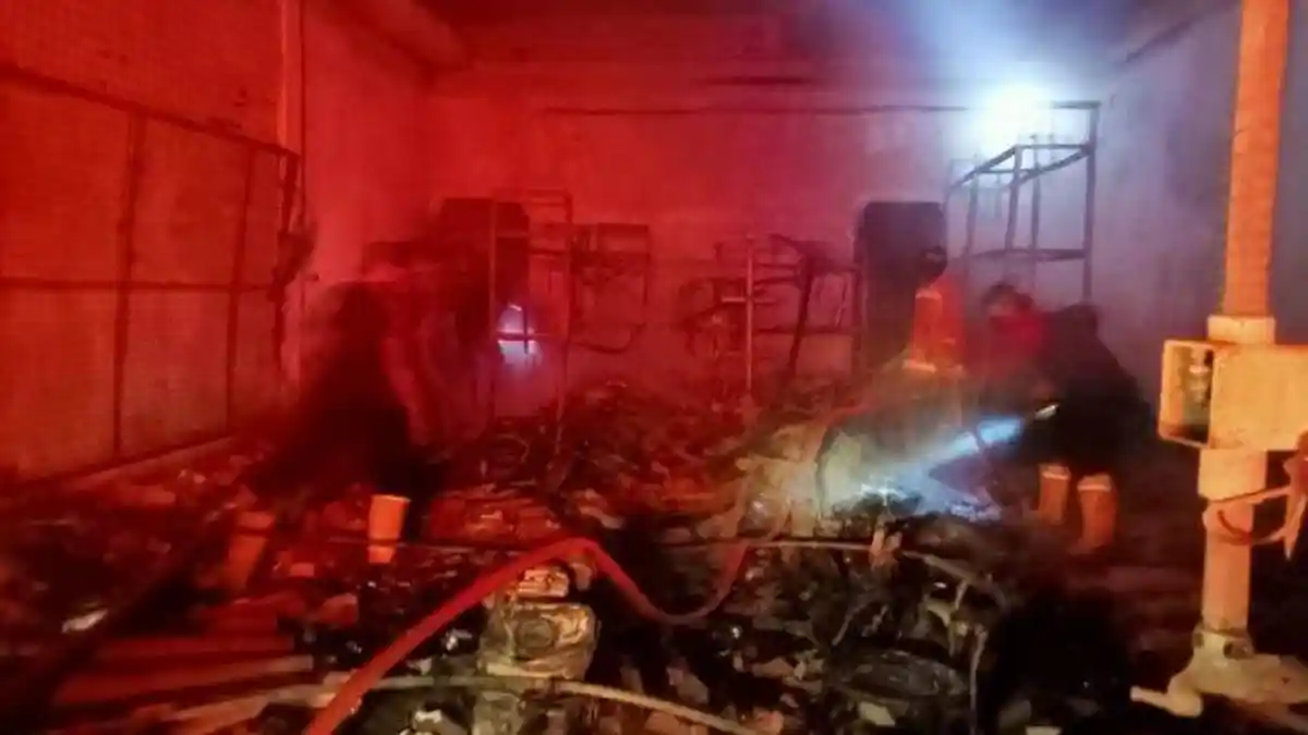 Toko dan Bengkel Variasi Sepeda Motor di Pati Terbakar, Kerugian Ditaksir Rp 2 Miliar