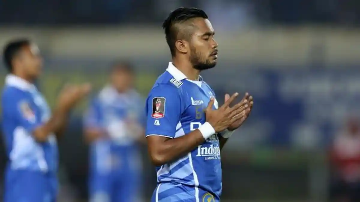 Zulham Zamrun Resmi ke Persib Bandung, Eks PSM Makassar Tak Gabung Djajang Nurdjaman Barito Putera
