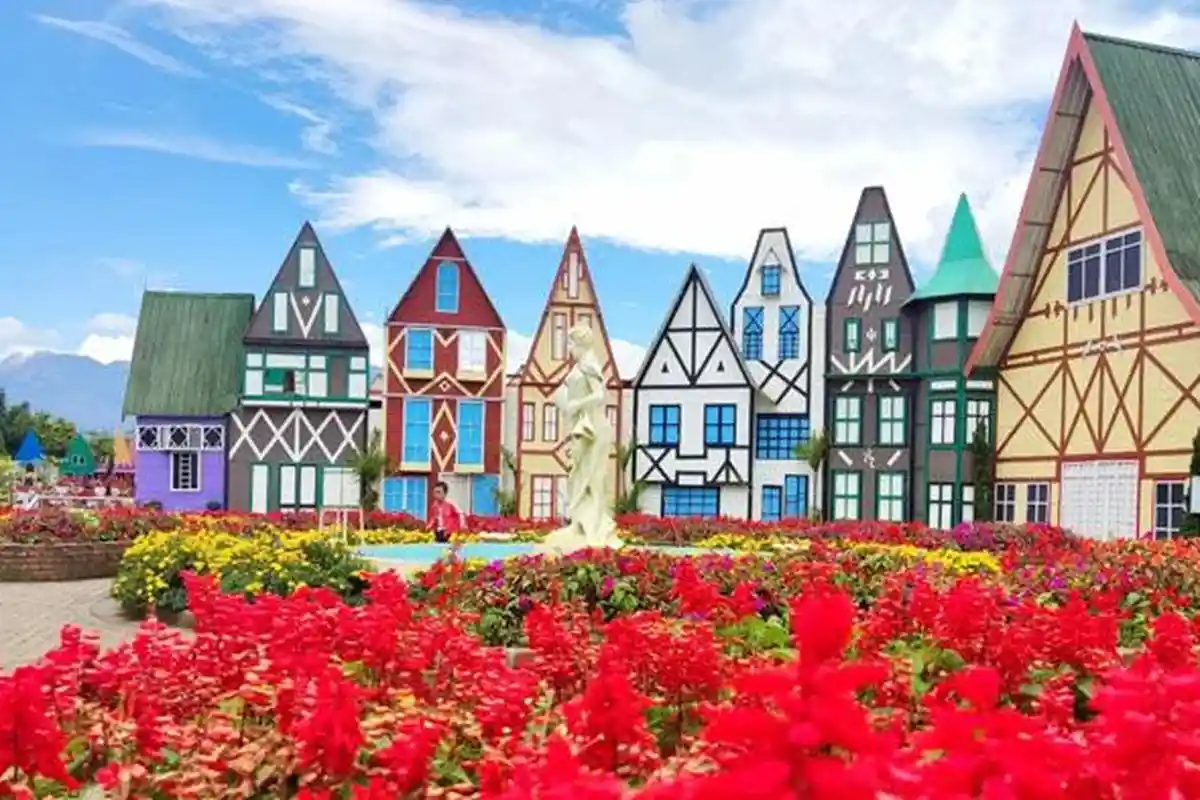 Harga Tiket Khusus Libur Tahun Baru 2025 di Tempat Wisata Malang dan Batu: Museum Angkut, San Terra