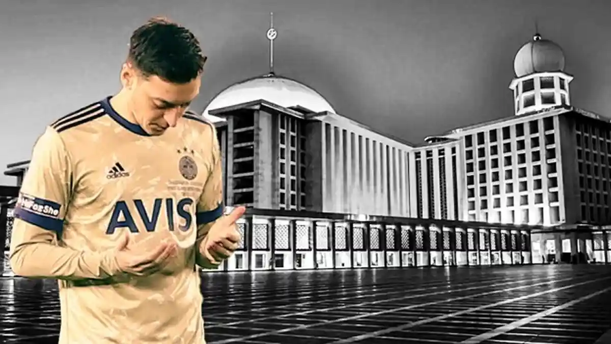 Mesut Ozil Posting Foto Berlatar Belakang Masjid Istiqlal, Netizen: Ada Apa Nih?