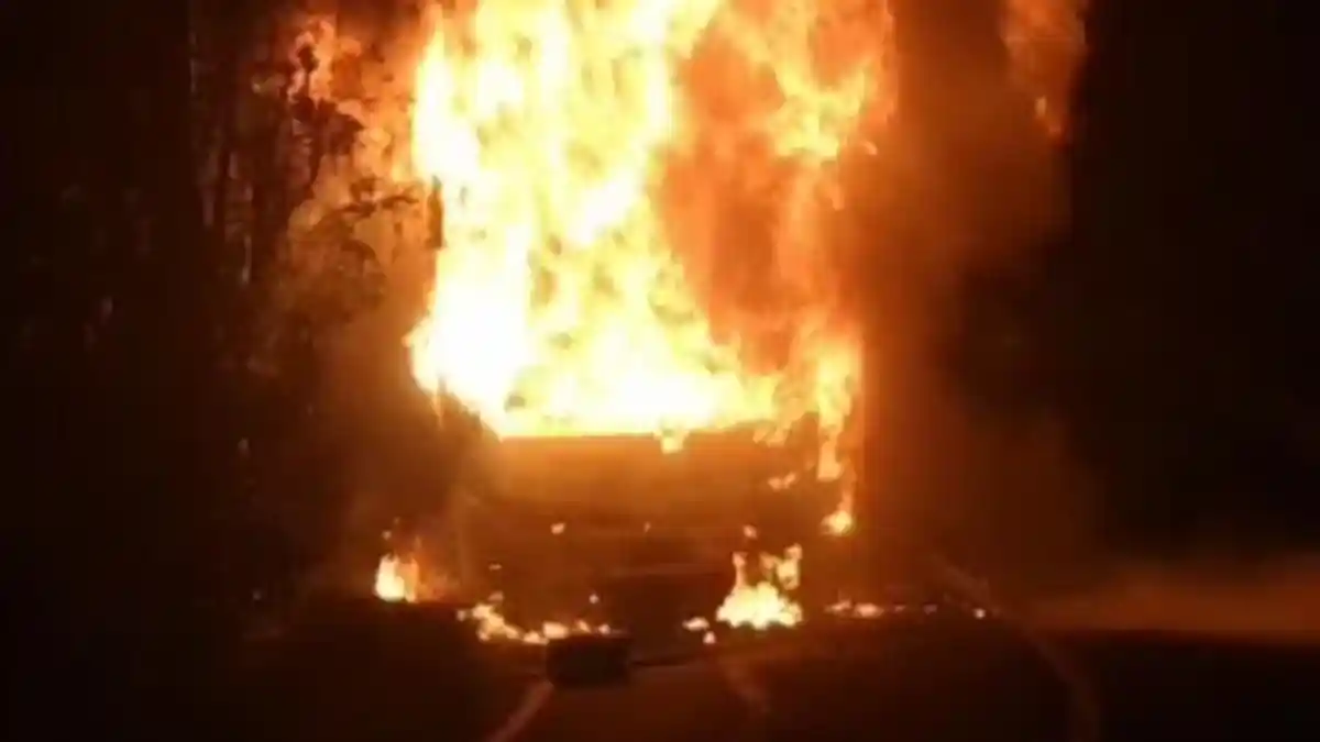 INI Penyebab Bus Litha Terbakar di JL Trans Sulawesi Desa Patidi Mamuju