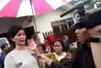 Merry Putrian Kunjungi Korban Banjir