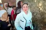 Dewi-Perssik-Nenek-102-tahun.jpg