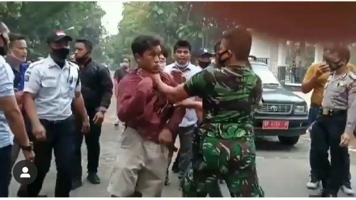 Bentrok Mahasiswa Unimed dan Gerombolan Pria Berseragam Loreng, Begini Kejadiannya