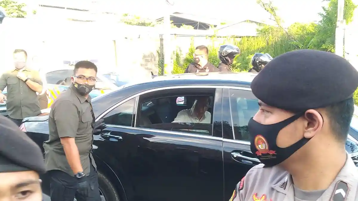Warga Demak Mau Curhat Soal Rob Cuma Dapat Lambaian Tangan Presiden Jokowi
