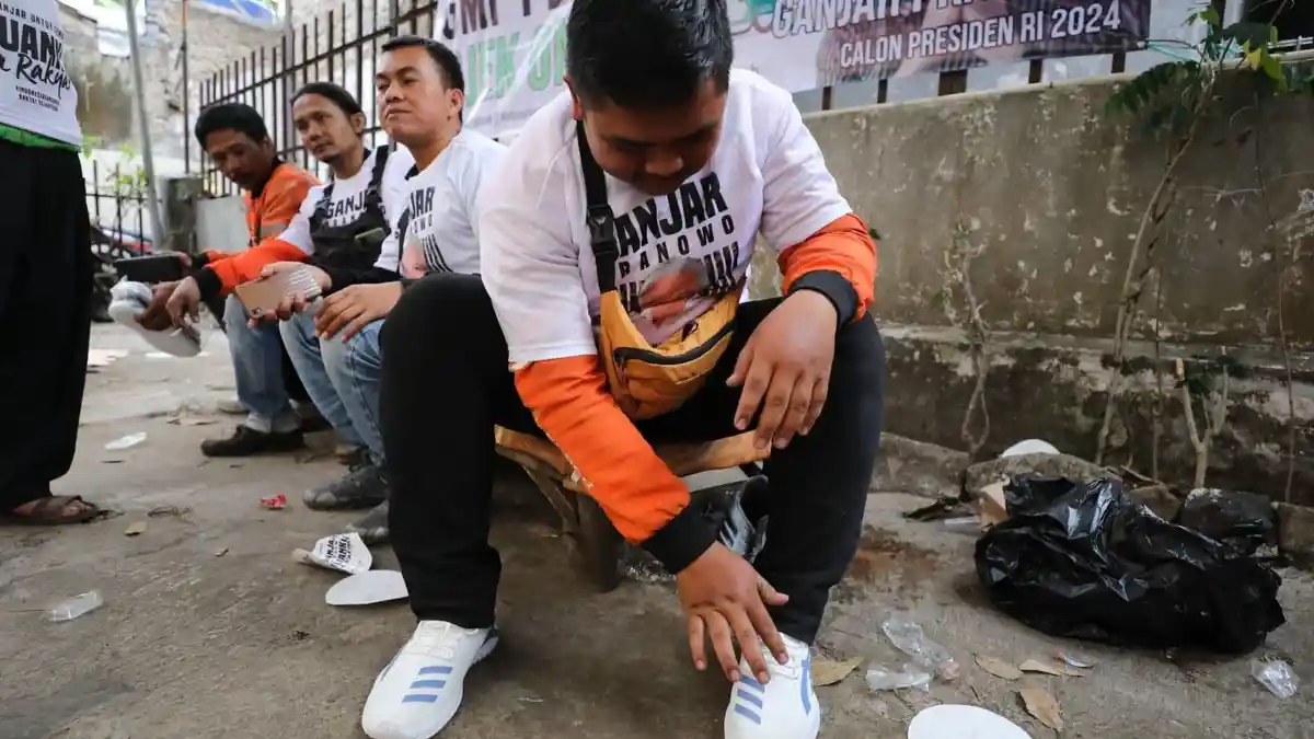 Peduli Keselamatan, Relawan Ganjar Muda Edukasi Safety Riding bagi para Driver Ojol di Cimahi