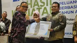 piagam-penghargaan-Penanaman-Modal-kepada-Pemko-Sabang.jpg