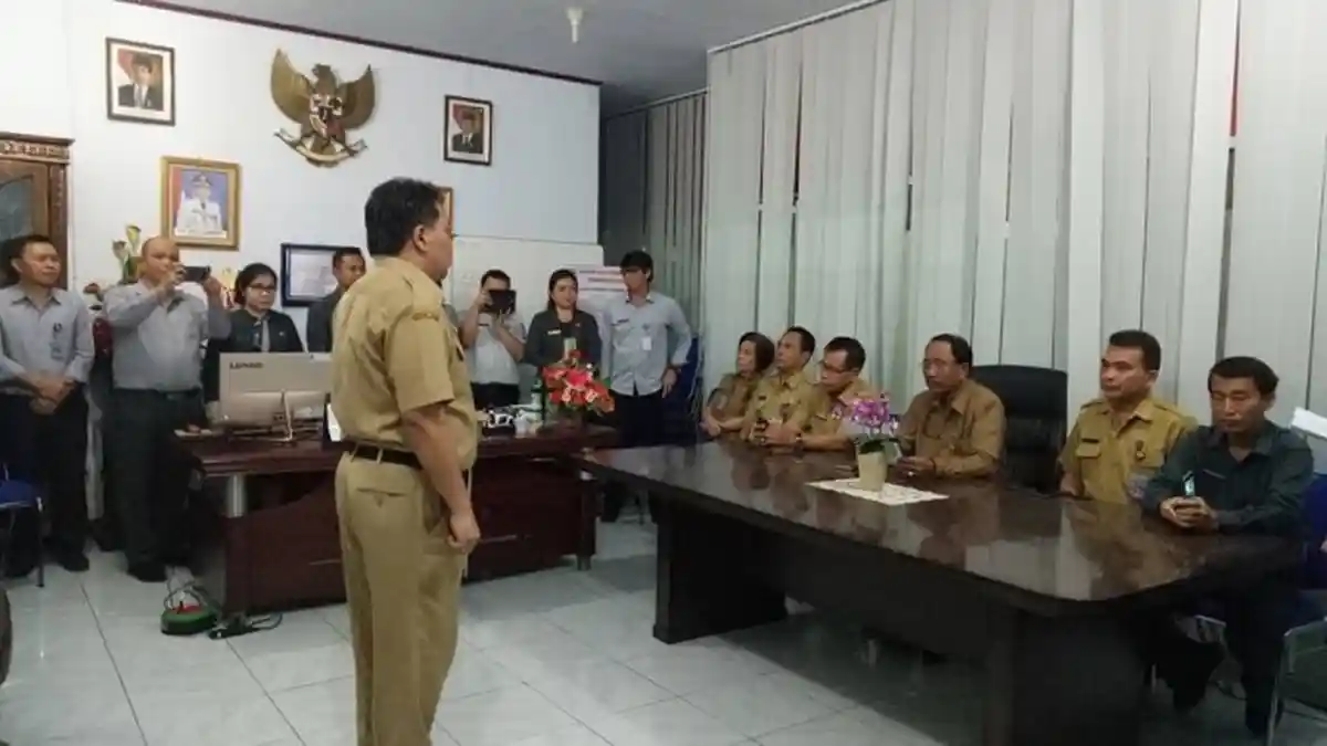 Mulai Hari ini, Jimmy Rotinsulu Jabat Kepala DPMPTSP Manado Gantikan Bismark Lumentut