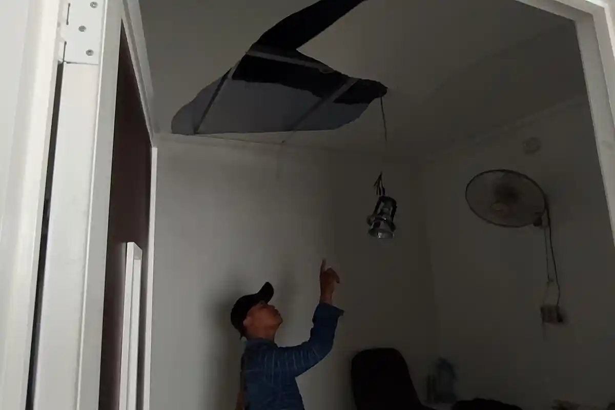 Kantor Kecamatan Krembangan Rusak Akibat Ledakan Markas Brimob