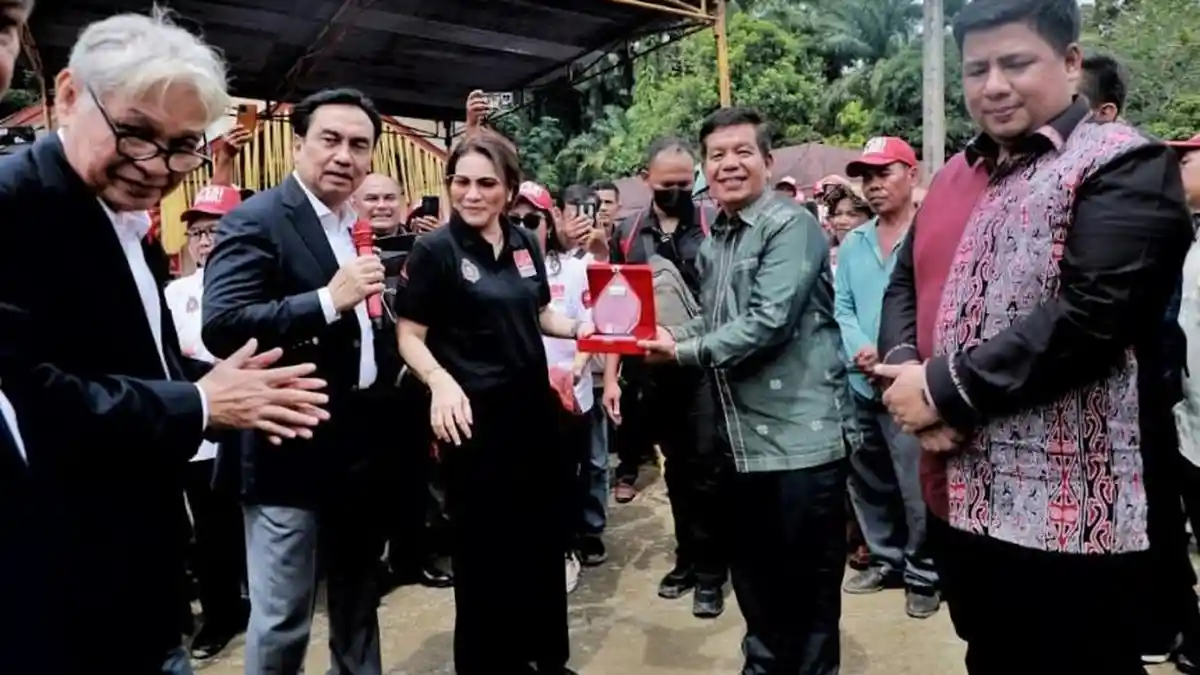 Bertemu Anggota Komisi 1 DPR, Bupati Akui Banyak Jalan Rusak di Simalungun, Minta Perhatian Presiden