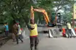 Penutupan Jalan Untuk Pebaikan Jalan Longsong Tangerang