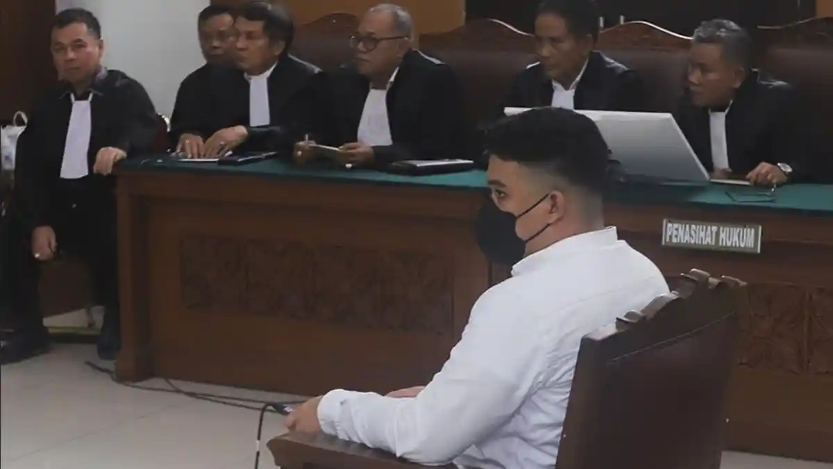 Shane Lukas Menangis di Pelukan Keluarga, Syok Divonis 5 Tahun Penjara