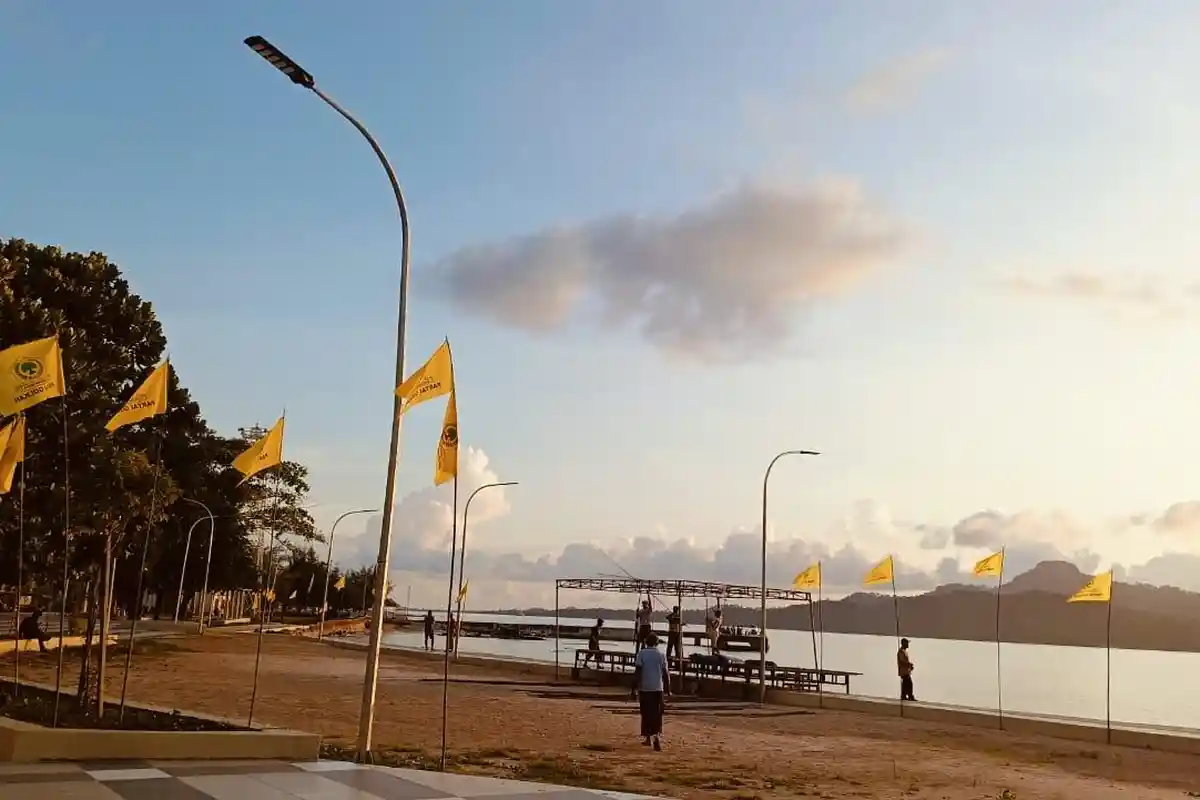 Golkar Taliabu Meriahkan HUT ke 60 dengan Doorprize dan Santunan