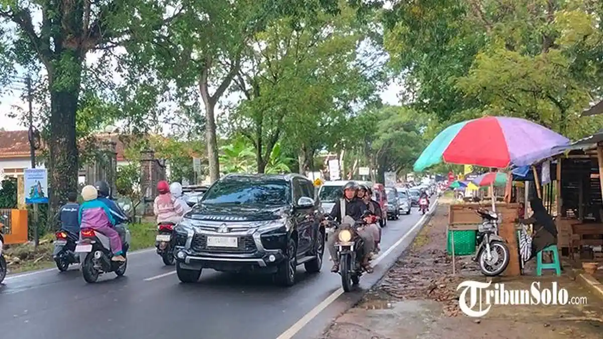 Hati-hati di Jalan, Wisata Tawangmangu Karanganyar Dipadati Wisatawan, Waspadai 4 Titik Macet Ini