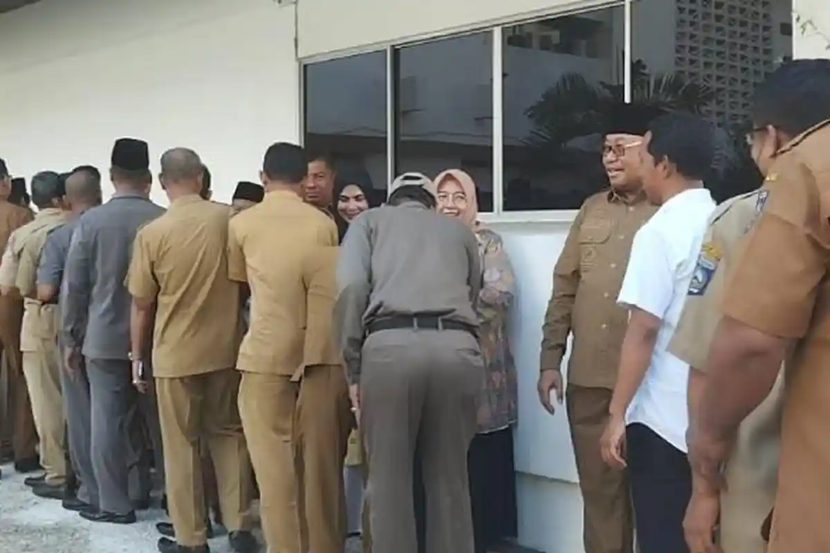 Uang Tambahan Terancam Dipotong, 90 Persen Pegawai Pemprov NTB Masuk di Hari Pertama