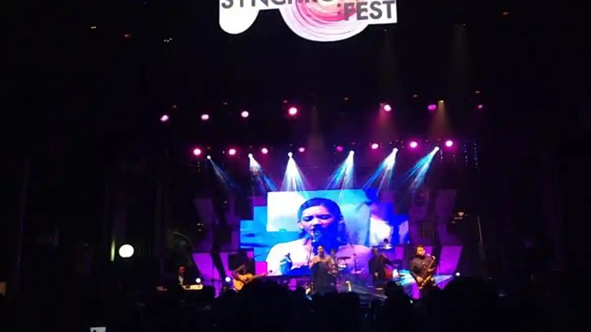 Monita Tahalea Sukses Bikin Pengunjung Synchronize Fest 2016 Nyanyi Bareng