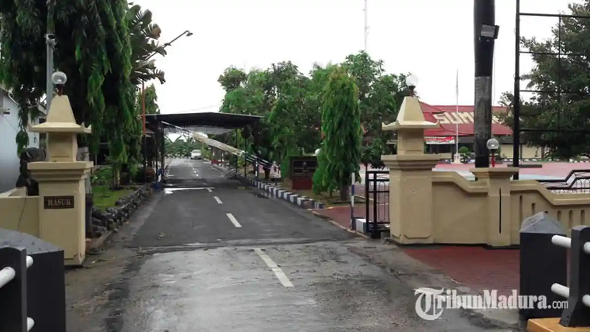 Peningkatan Keamanan Polres Sumenep Tak Begitu Tampak, Meski Teror Bom Medan Terjadi