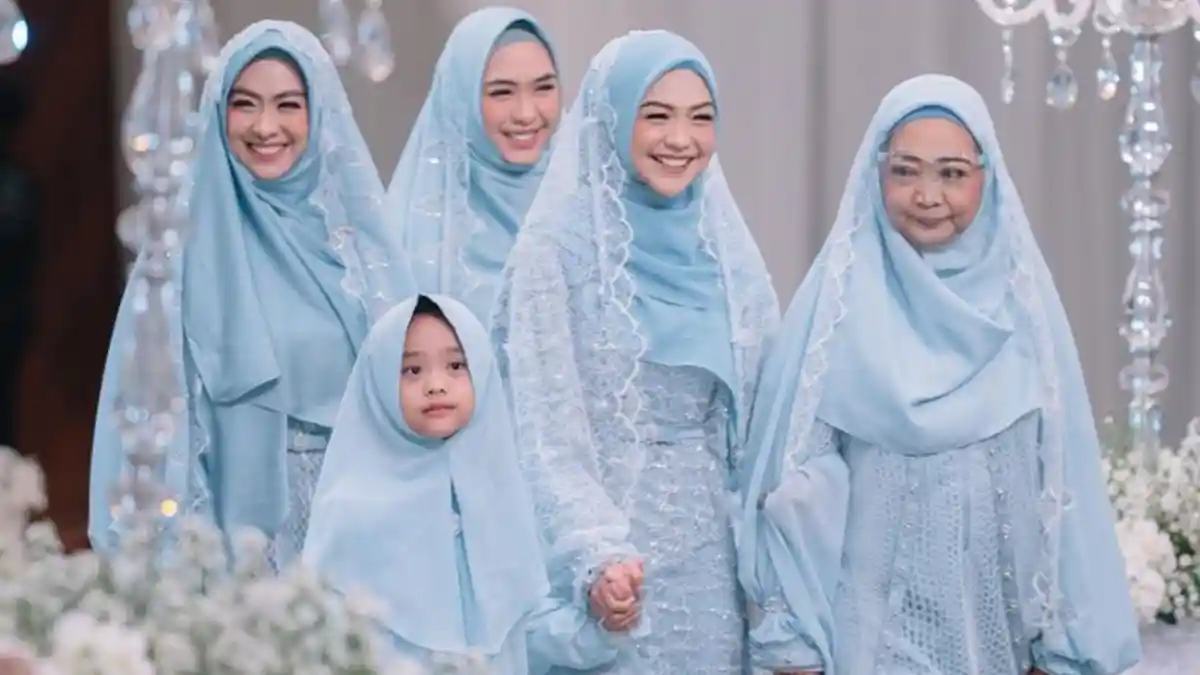 Ria Ricis Ungkap Rasa Cinta pada Keluarga di Acara Pengajian, Sang ...