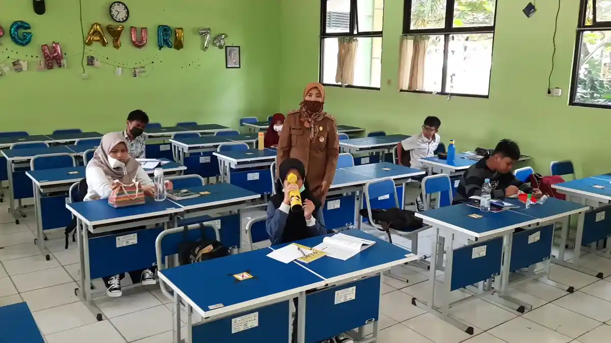 PPKM Mikro Tahap IV Diberlakukan, Belajar Tatap Muka Diperbolehkan Secara Terbatas