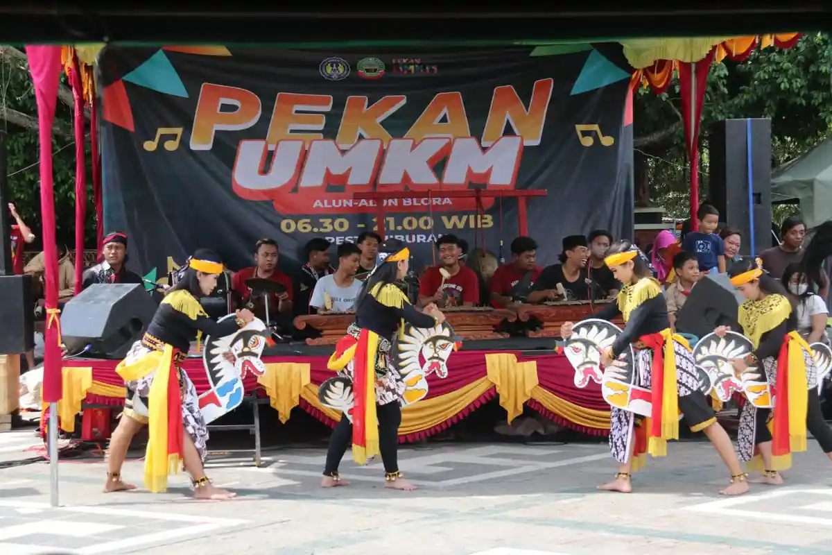 Pentas Seni Hingga Talkshow Meriahkan Pekan UMKM di ALun-alun Blora