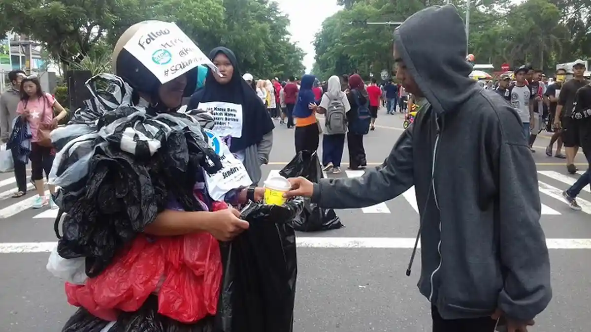 Fiki UMS Gandeng Komunitas Kresek Solo Soroti Permasalahan Sampah