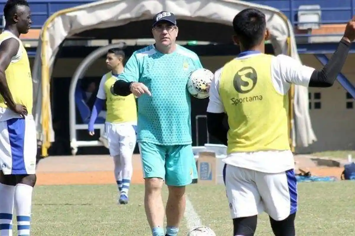 Pelatih Maung Bandung Bobotoh Persib Jaga Kebugaran, Tetap Latihan di Rumah