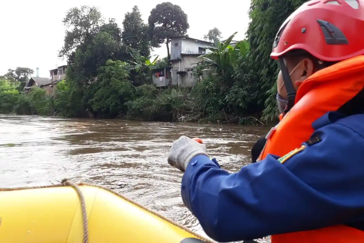 Bocah 8 Tahun Warga Pasar Rebo yang Hanyut Ditemukan dalam Keadaan Meninggal