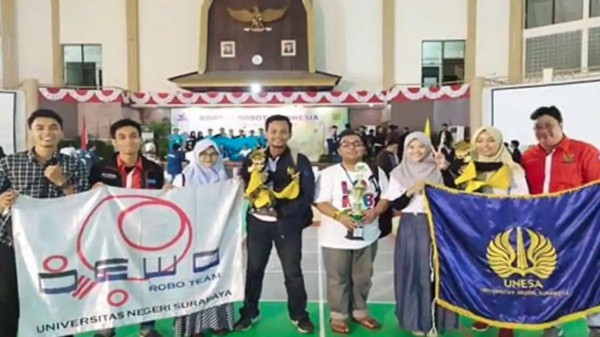 Tim Robot Unesa Sabet Juara Kontes Robot Indonesia Regional IV di NTB, Robot Seni Tari Jadi Andalan